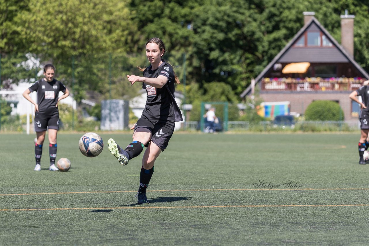 Bild 94 - wBJ SV Henstedt Ulzburg - TuS Rotenhof : Ergebnis: 12:0